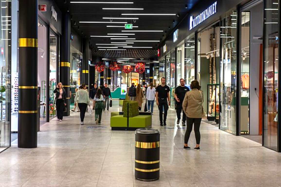 US consumer confidence rebounds in May, but tariff fears linger
