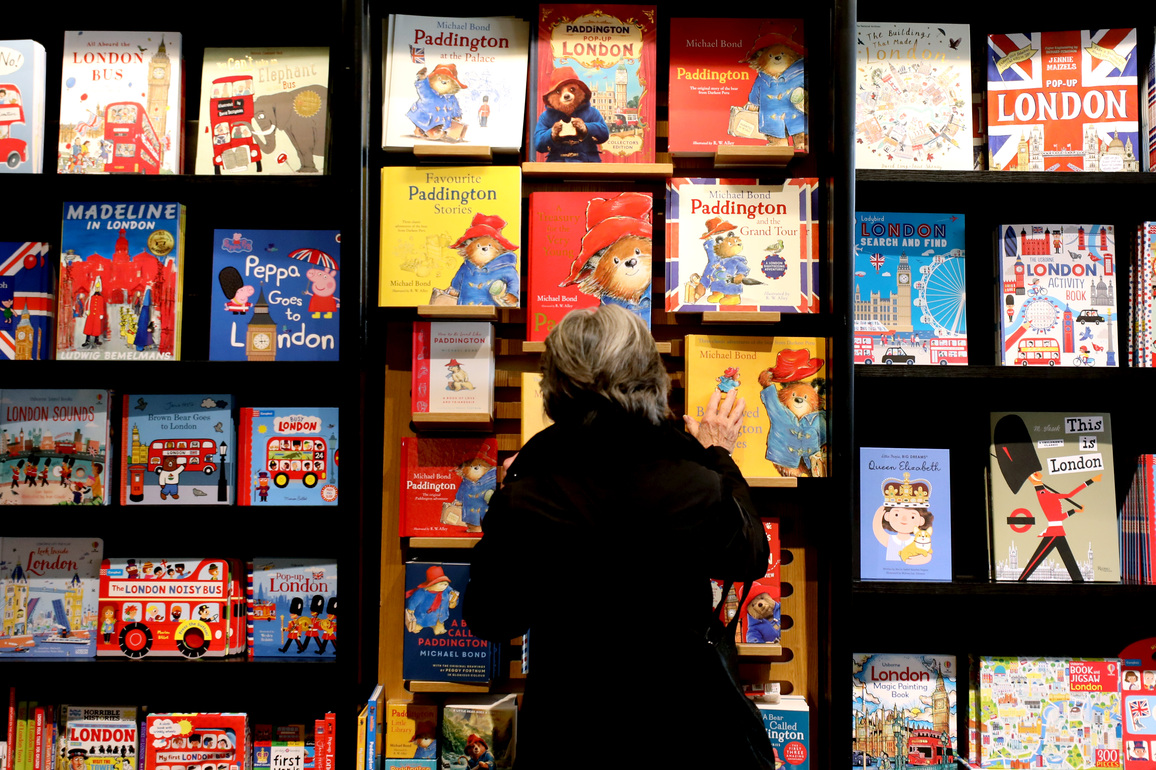BRITAIN-LONDON-WATERSTONES-BOOKSHOP