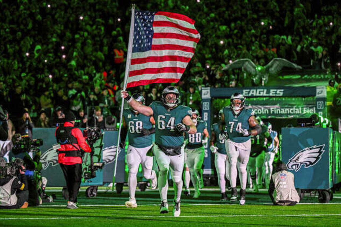 How the Eagles celebrated Salute to Service