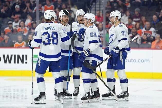 NHL roundup: Lightning rout Flyers as win streak hits 10