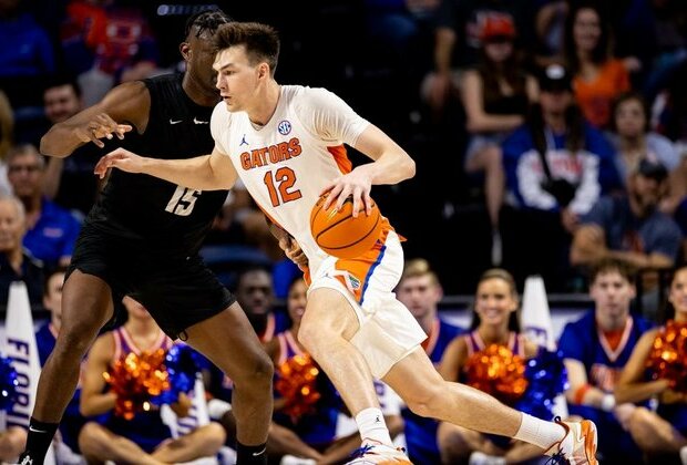 Florida pours it on in second half, routs Stetson