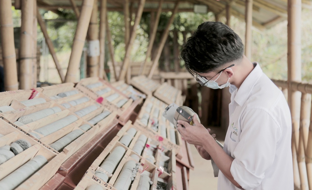 Outcrop Silver & Gold Corporation’s Santa Ana high-grade silver project in Colombia will be gaining a third drill rig.