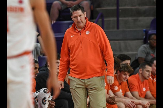 Clemson warms up for Florida trip with rout of Loyola Maryland
