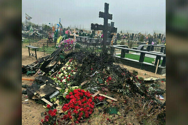 Vandals set fire to grave of Russian military correspondent 
