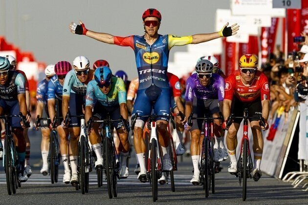 Italy's Jonathan Milan sprints to UAE Tour 2026 Stage 5 win