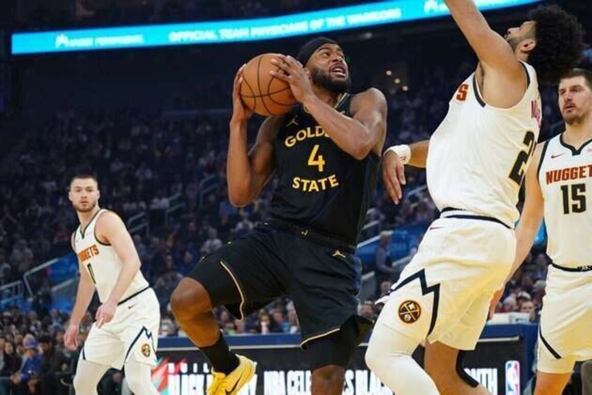 Short-handed Warriors use late surge to upend Nuggets
