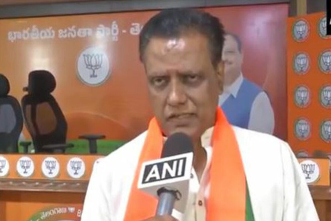 "Why did you ignore Bhagyalakshmi temple?": BJP leader Subash slams Telangana govt