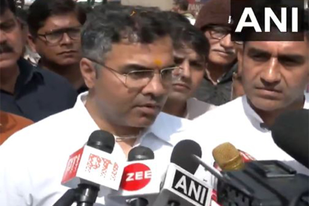 New Delhi: Rohtak road transferred to NHAI, PwD Minister inspects drain at Peera Garhi-Tikri border