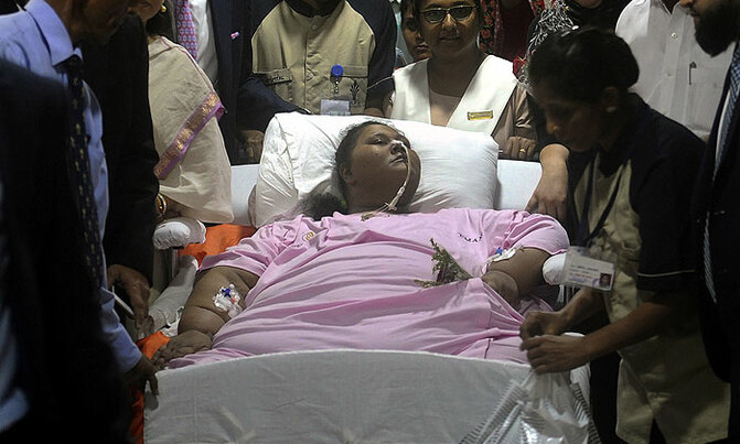 'World's heaviest woman' hospitalised 'World's heaviest woman' hospitalised