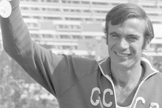 Tributes paid after three-time Olympic triple jump king dies