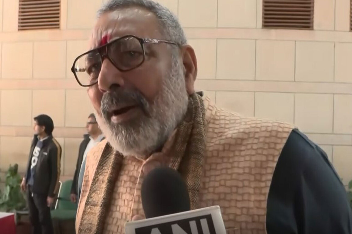 Film producers should ensure that title does not hurt anyone: Giriraj Singh on 'Ghooskhor Pandat' controversy