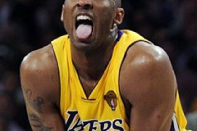 WATCH | Tearful LeBron arrives in LA upon hearing of Kobe&#039;s death