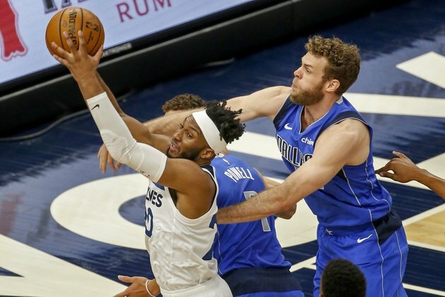 Anthony Edwards, Timberwolves beat Mavericks to wrap season