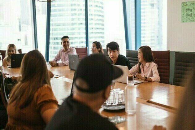 How much is a virtual assistant overseas? BruntWork shares their salary data for FY23