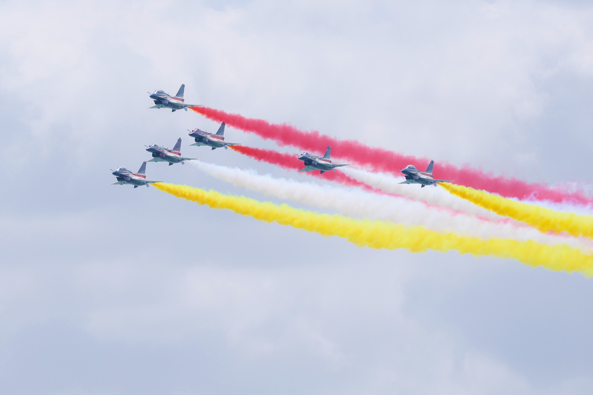 SINGAPORE-AIRSHOW-CHINESE PLA-AEROBATIC TEAM-TRAINING