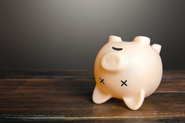 What is systemic risk and how does it lead to a banking crisis?
