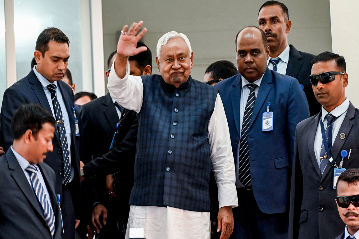 Bihar: JDU chief Nitish Kumar to take oath as Chief Minister for record 10th time today