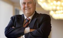 Palmer sees red as Qld helps fund Adani rail