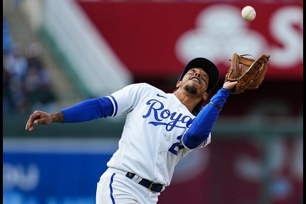 Red Sox acquire INF Adalberto Mondesi from Royals