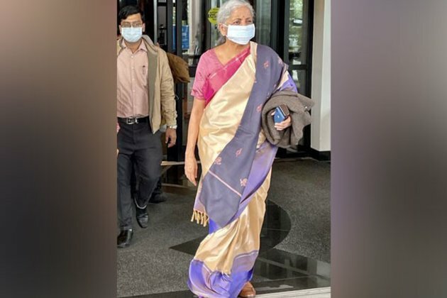 Nirmala Sitharaman, Muraleedharan arrives in New York for official visits
