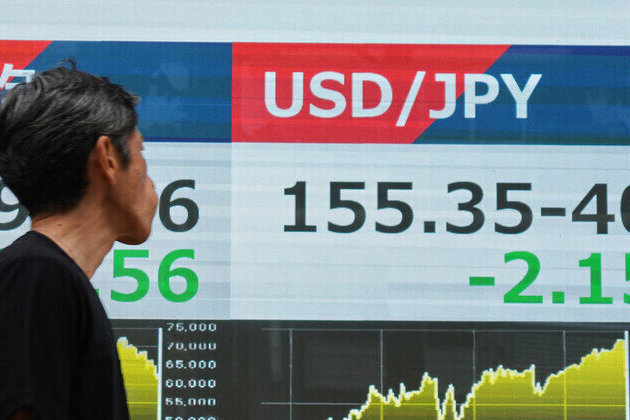 US intervenes as Japan dumps Treasuries to rescue plummeting yen