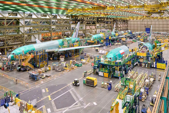 Boeing ties employee incentive plan to company-wide performance