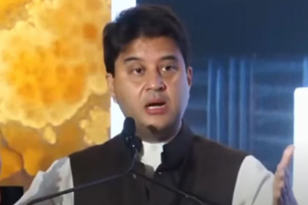 Scindia urges OEMs, chip makers for affordable telecom devices for mass connectivity, nation building