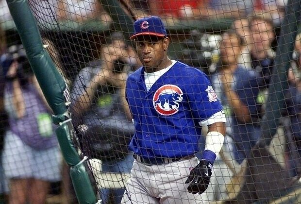 Decades later, Sammy Sosa hits Cubs spring training