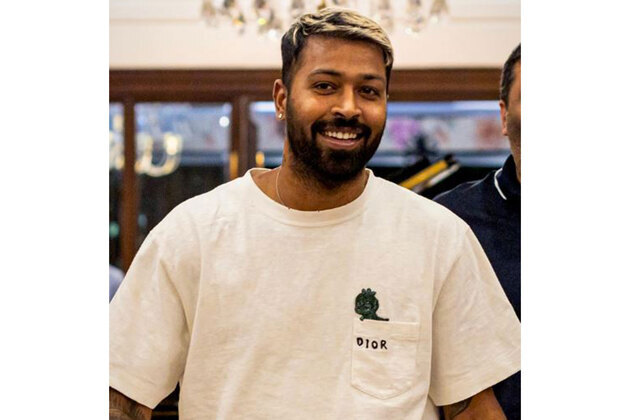 IPL 2026: MI skipper Hardik Pandya joins squad in Raipur ahead of RCB clash