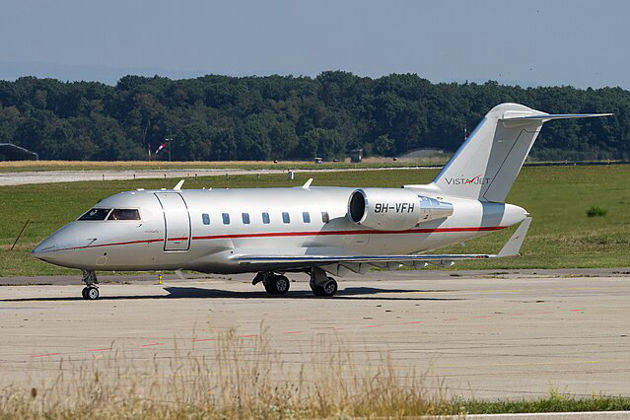 6 killed as business jet crashes in snowstorm during takeoff in Maine