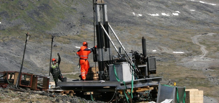 Drilling at Kvanefjeld