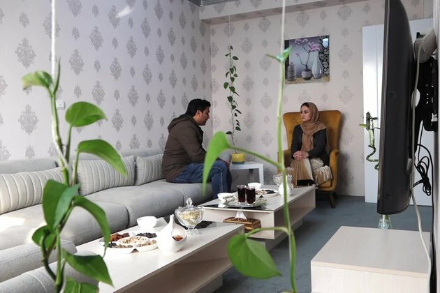 Some Students, Ex-Pats Remain in Wuhan With Little Help