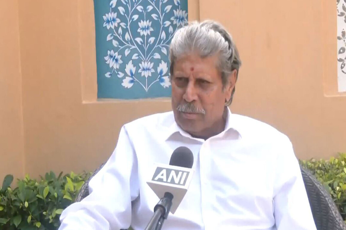 "One's personal choice whether they want to shake hands ": Kapil Dev on India-Pakistan handshake controversy