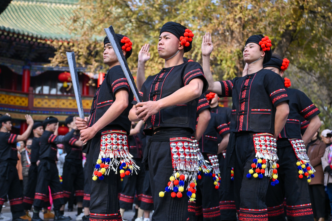 CHINA-XINJIANG-URUMQI-DANCE-FLASH MOB PERFORMANCE (CN)