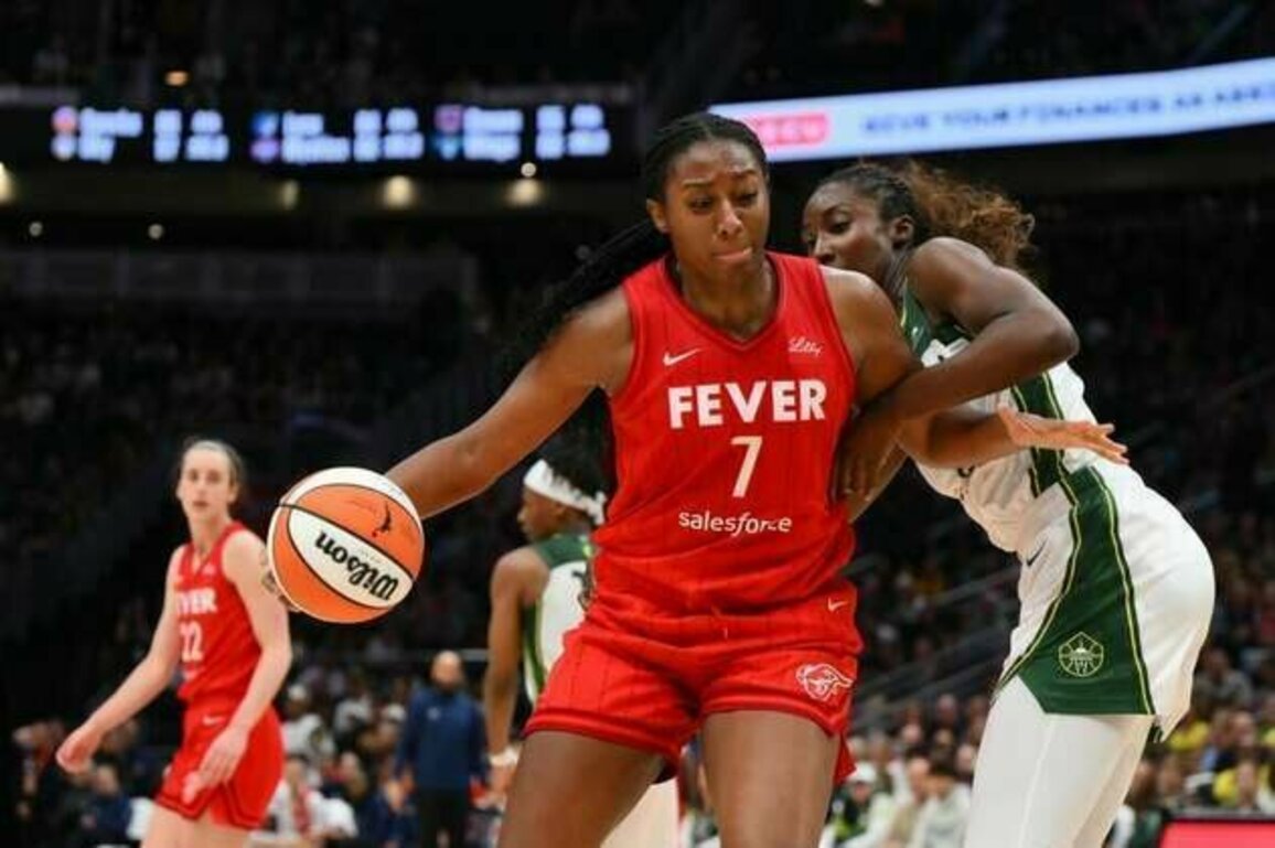 Fever bring 4-game winning streak into visit with Storm