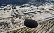  Buraco surgido próximo a operação de cobre da Candelaria, no Chile/Reprodução