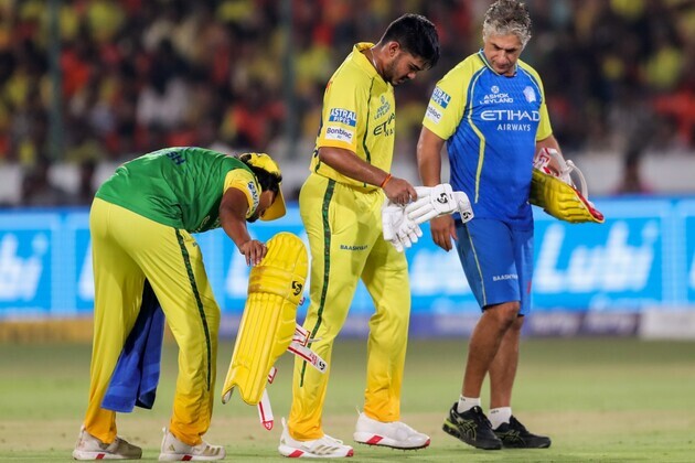 Michael Hussey confirms Ayush Mhatre's hamstring injury, says "it looks pretty bad"