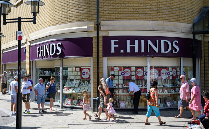 F. Hinds Jewelers in Queens Square, Hastings (Credit: Roger Utting Photography on iStock)