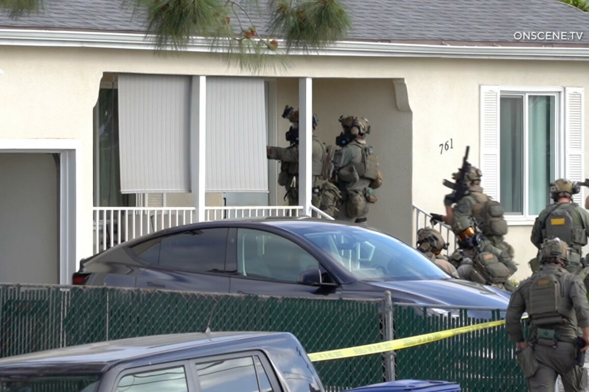 Victim discovered deputies Vista standoff suspect's mother