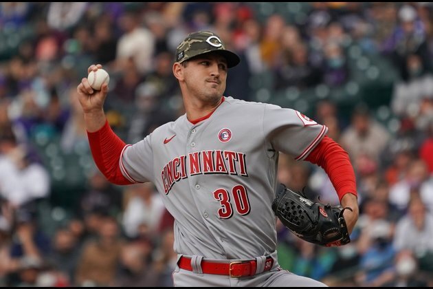 Tyler Mahle, surging Reds take on struggling Cardinals