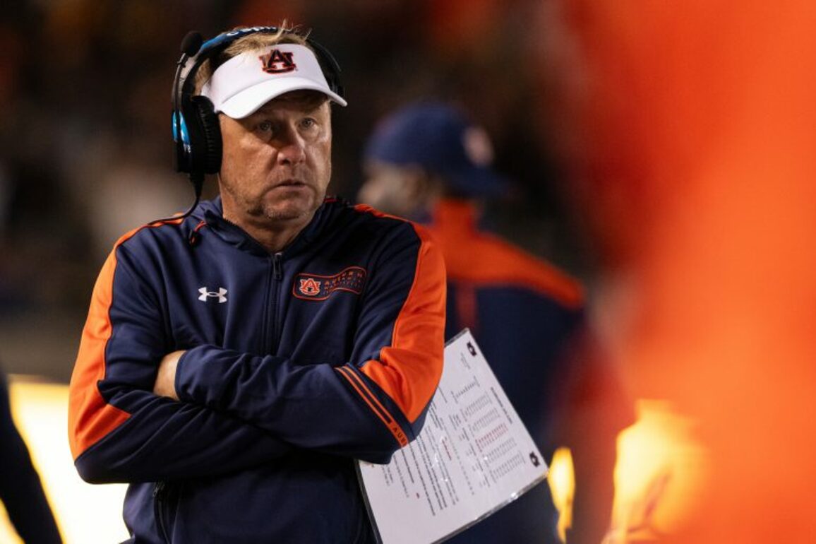 SEC insider says Freeze is on 'hottest seat in college football'