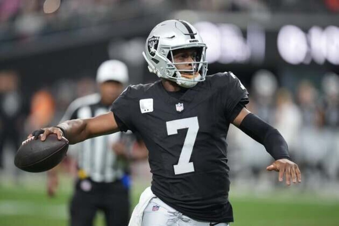 Raiders QB Geno Smith back as starter vs. Texans