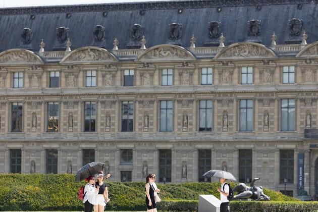 Economic Watch: Heatwave scorches France's public finances