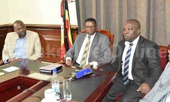 Katikkiro charles Peter wakati ate ku kkono ye Kiyimba Freeman ate ku ddyo ye Ssembuusi Butebi Katikkiro charles Peter wakati ate ku kkono ye Kiyimba Freeman ate ku ddyo ye Ssembuusi Butebi