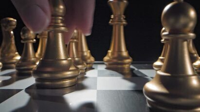 Market swings in Japan: Risks, rewards, and strategies