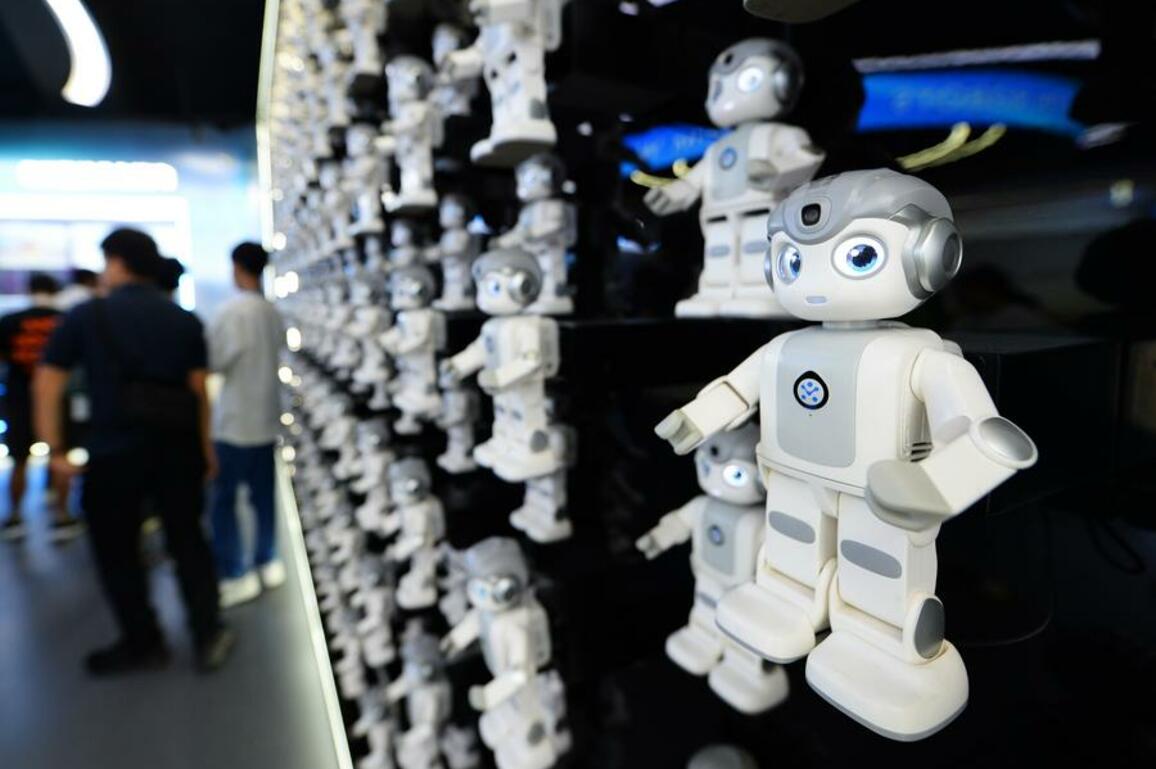 EconomyInFocus | Robot industry thrives in south China's Guangdong