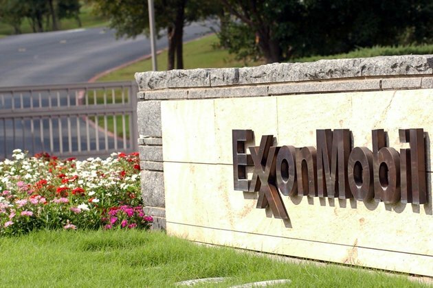 Judge Rules for Exxon Mobil in Suit Over Climate Regulations