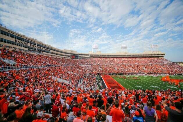 Oklahoma selling fans press conference tickets for $700