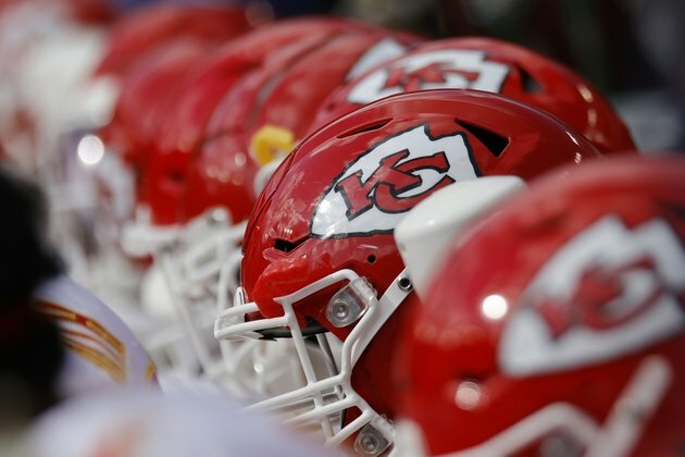 Chiefs OL coach Andy Heck enters COVID protocols
