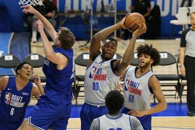 Kentucky star Oscar Tshiebwe to stay in NBA draft